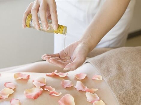 アロマオイル･マッサージ1_800px